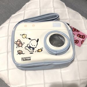Sanrio Hello Kitty and Friends POCHACCO Camera Crossbody NWT 🍎